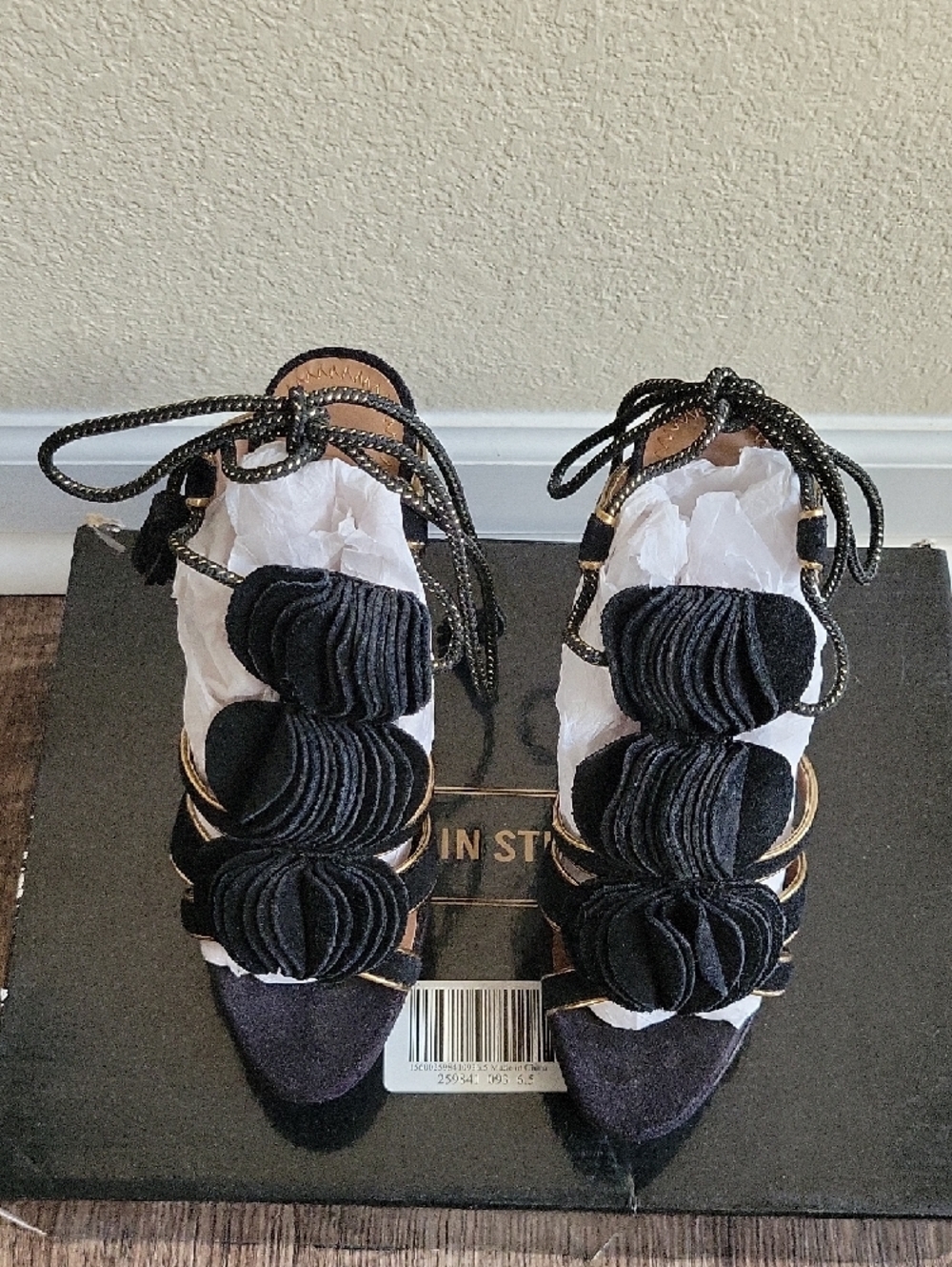 Colin Stuart for Victoria's Secret Black & Gold Heeled Tie-up Shoes - Picture 2 of 9